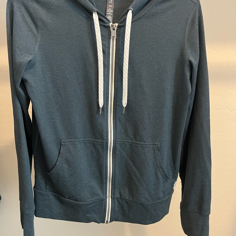 Vuori Zip-Up light weight Hoodie